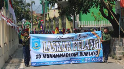 100 Pasukan Marching Band Laskar Pelangi SDM Bumiayu Meriahkan Tabligh Akbar dan Pengukuhan PCM-PCA Bumiayu