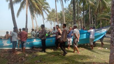 Tim SAR Gabungan Berhasil Mengevakuasi Nelayan Korban Tenggelam Pantai Tanjung Setia