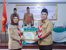Selain Tandatangani PKS Ketua Kwarcab Pesisir Barat dan Bawaslu Lantik Saka Adhyasta Pemilu Periode 2023-2025