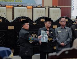 Wakil Bupati Pesisir Barat Sampaikan Nota Pengantar Ranperda APBD Tahun Anggaran 2024