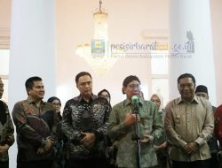 Pemkab Pesibar Terima Penghargaan dari Kemendes PDTT