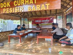 Polres Pesisir Barat Bersama Masyarakat Melaksanakan Kegiatan Jumat Curhat di Pondok Curhat