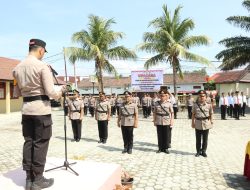 Kapolres Pesisir Barat Pimpin Langsung Upacara Pelantikan dan Serah Terima Jabatan di Polres Pesisir Barat