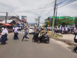 Sat Lantas Polres Pesisir Barat Melaksanakan PAM Rawan Siang