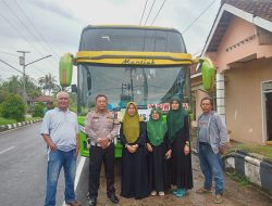 Polres Pesisir Barat Lakukan Pengamanan Pemberangkatan Muslimat Nahdatul Ulama Kabupaten Pesisir Barat