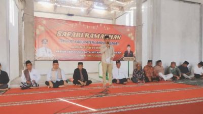 Ketua DPRD Lambar Edi Novial Hadiri Safari Ramadhan di Masjid Baiturrohim Pekon Semarang Jaya