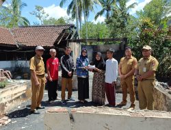 Lurah Tugu Sari Serahkan Bantuan Donasi Warga Untuk Keluarga Musibah Kebakaran Rumah