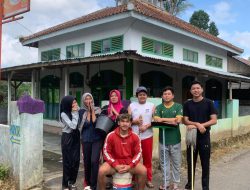 Karang Taruna Purajaya Gelar Rutinitas Ramadhan Jum’at Bersih Tempat Ibadah