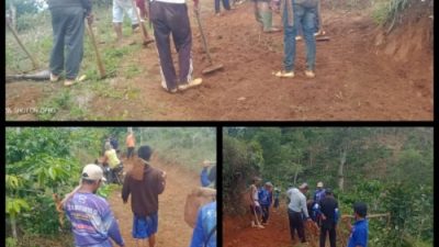Masyarakat Pekon Sukamulya Laksanakan Gotong Royong Bersama Bersihkan Jalan 