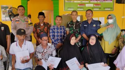 Agar Penyaluran BLT DD Tepat Sasaran, Bhabinkamtibmas Pekon Way Sindi Lakukan Pengamanan