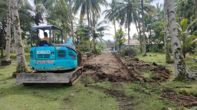 Wujudkan Keinginan, Warga Pekon Seray Buka Badan Jalan 100 Meter