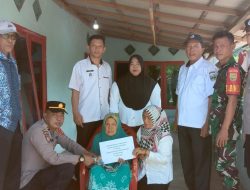 10 KPM Terima BLT-DD Tahap-1 dari Pemerintahan Pekon Way Narta Secara Door To Door