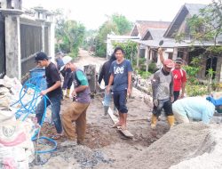 Realisasikan Dana Desa Tahap Satu Pemerintah Pekon Sukananti Bangun Rabat Beton di Pemukiman Penduduk