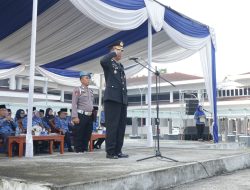 Wakapolres Pesisir Barat Pimpin Upacara Kebangkitan Nasional dan Paripurna Bulanan di Lapangan Pemkab Pesisir Barat