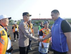 Kapolres Pesisir Barat Sambut Hangat Kedatangan Menpora Dito Ariotedjo di Bandara M Taufiq Kiemas