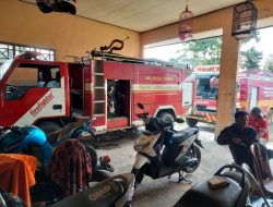 Alat Tempur Damkar UPT Way Tenong Ditarik ke Kabupaten Lambar, Armada Sumber Jaya Standby di Kecamatan Way Tenong