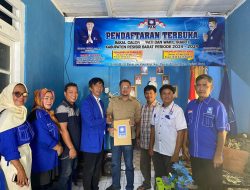 Tiga Pendaftar Ambil Formulir Pendaftran Bakal Cabup dan Wabup Pesisir Barat di PAN Pesisir Barat