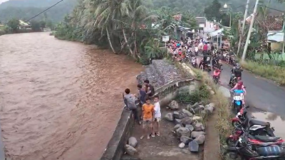 Warga Pekon Penengahan Korban Hanyut Terbawa Arus Ditemukan di Pantai Penggawa Lima Tengah