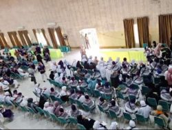 227 Jemaah Haji Lampung Barat Hari ini Berpakaian Ihram dan Diterbangkan Ke Jeddah Arab Saudi