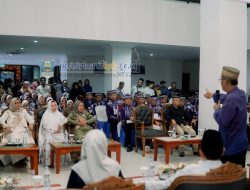 Bupati Pesisir Barat Melepas Secara Langsung Pemberangkatan 73 Orang Calon Jemaah Haji 