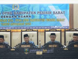 Wakil Bupati Pesisir Barat Hadiri Rapat Paripurna DPRD Pesibar dengan Agenda Penyampaian Nota Keuangan KUA-PPAS APBD Tahun 2025