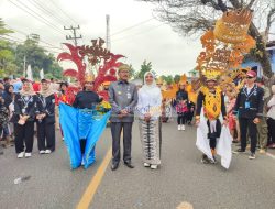 Wakil Bupati Zulqoini Syarif Lepas Peserta Karnaval Peringatan HUT RI Ke-79