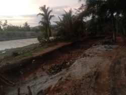 Pekerjaan Pembangunan Perkuatan Tebing Sungai Way Laay Kecamatan Karya Penggaw Diduga Proyek Siluman