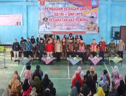 Ribuan Siswa SD, SMP Sederajat Terima Seragam Gratis dari Pemerintah Kabupaten Lampung Barat