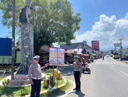 Sat Lantas Polres Pesisir Barat Pasang Banner Himbauan untuk Mendukung Operasi Zebra Krakatau 2024