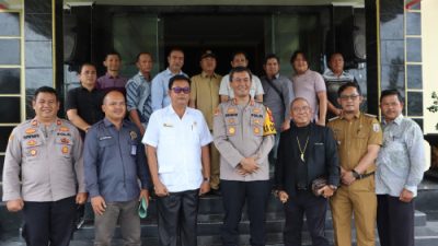 Seorang Pemuda Ditangkap dan Diserang Massa di Banjit, Kapolres Way Kanan Menengahi Para Tokoh hingga Memperoleh Perdamaian