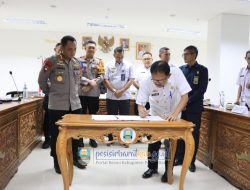 Pemkab Pesisir Barat Serahkan Hibah Tanah kepada Brimob, Pemprov Lampung, dan Pengadilan Agama Krui