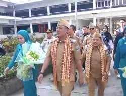 Pemkab Pesisir Barat Sambut Kedatangan Bupati dan Wakil Bupati Dedi Irawan-Irawan Topani di Sekretariat Pemkab