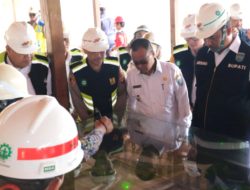 Bupati OKU Selatan Tinjau Progres Pembangunan Bendungan Tiga Dihaji dan Lokasi Kebakaran di Desa Kemu