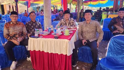 Bupati Terpilih Pesisir Barat dan Anggota DPRD Pesisir Barat Zulkipli RohmanHadiri Pernikahan Putra Ketua Tim BERANI Kecamatan Lemong