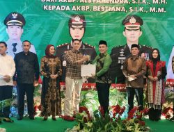 Bupati Pesisir Barat Hadiri Acara Kenal Pamit Kapolres: Apresiasi Pengabdian dan Harapan Kepemimpinan Baru