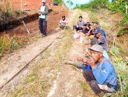 Warga Dusun Brawijaya Kompak Gelar Gotong Royong Bersihkan Jalan