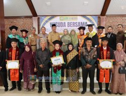 Staf Ahli Bupati Hadiri Wisuda STEBI dan STIT: SDM Unggul Penentu Kemajuan Pesibar