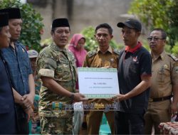 Bupati Pesibar Dedi Irawan Kunjungi Korban Kebakaran di Sumber Rejo, Salurkan Bantuan dan Imbau Warga Waspada Korsleting