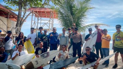 Pj. Sekda Pesisir Barat Hadiri Kegiatan Persiapan dan Pelepasan Atlet Surfing Krui Pro WSL 2025