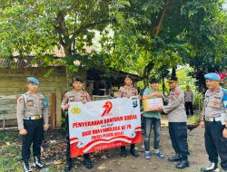 Sambut HUT Bhayangkara ke-79, Polres Pesisir Barat Tebar Kepedulian Lewat Pembagian Sembako