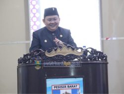 Wakil Bupati Irawan Topani Jawab Pandangan Umum Fraksi DPRD Soal RPJMD Pesibar 2025-2029