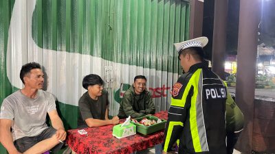 Patroli Malam Satlantas Polres Pesisir Barat Jalur Rawan, Tegaskan Komitmen Jaga Kamseltibcarlantas