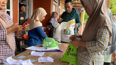 Pemerintah Pekon Lemong Salurkan Bantuan Sandang Pangan untuk 183 Warga