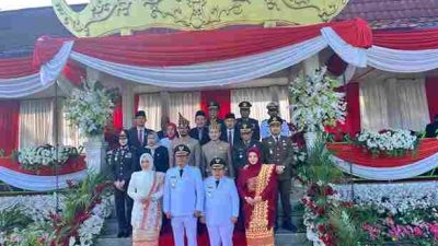 Upacara HUT ke-80 RI Berlangsung Khidmat, Kapolres Pesisir Barat Ajak Masyarakat Perkuat Kesatuan