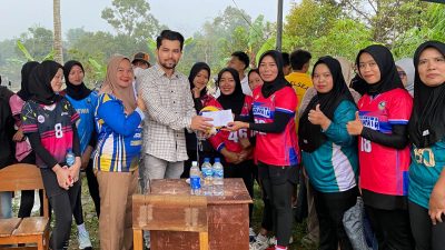 Ketua Umum Panitia HUT RI Ke-80. Teuku Wahyu Membuka Turnamen Volly Ball Tingkat Kecamatan Sumber Jaya
