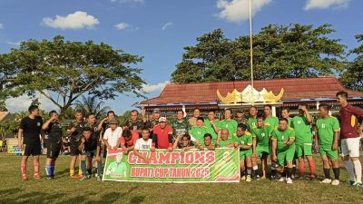 Laga Persahabatan Pemkab vs DPRD Warnai Bupati Cup 2025, Pemkab Raih Kemenangan 2-1