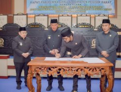 DPRD Pesibar Setujui dan Tandatangani Ranperda APBD Perubahan Tahun Anggaran 2025