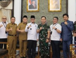 Asisten I OKU Selatan Joni Rafles Hadiri Peresmian Rumah Layak Huni pada HUT TNI ke-80