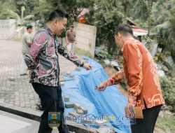 Pj. Sekda Pesisir Barat Tinjau Sekretariat TP-PKK yang Rusak Akibat Longsor, Pemkab Siapkan Langkah Penanganan