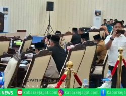 PEMKAB PESISIR BARAT TANGGAPI PANDANGAN FRAKSI-FRAKSI DPRD TERKAIT EMPAT RAPERDA